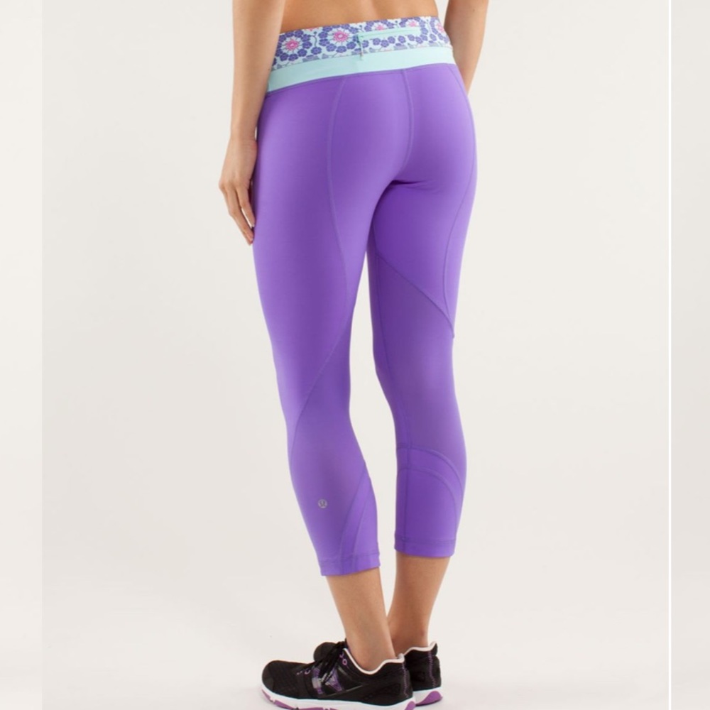 Lululemon Run Inspire Crop Size 6 Color‎ Purple Floral Twiggy Aqua Athletic Pant
